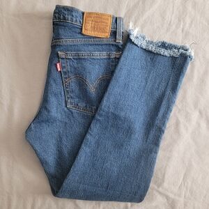 Levi's Wedgie Straight Indigo Blue Denim Jeans Size 26 (L26) Womens Frayed Hem